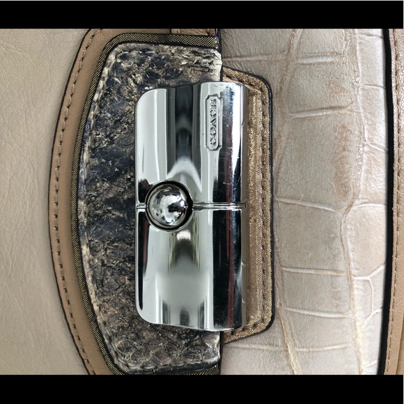 COACH KRISTIN SPECTATOR Hobo Tan No. L1126-19310 EUC - Picture 10 of 11